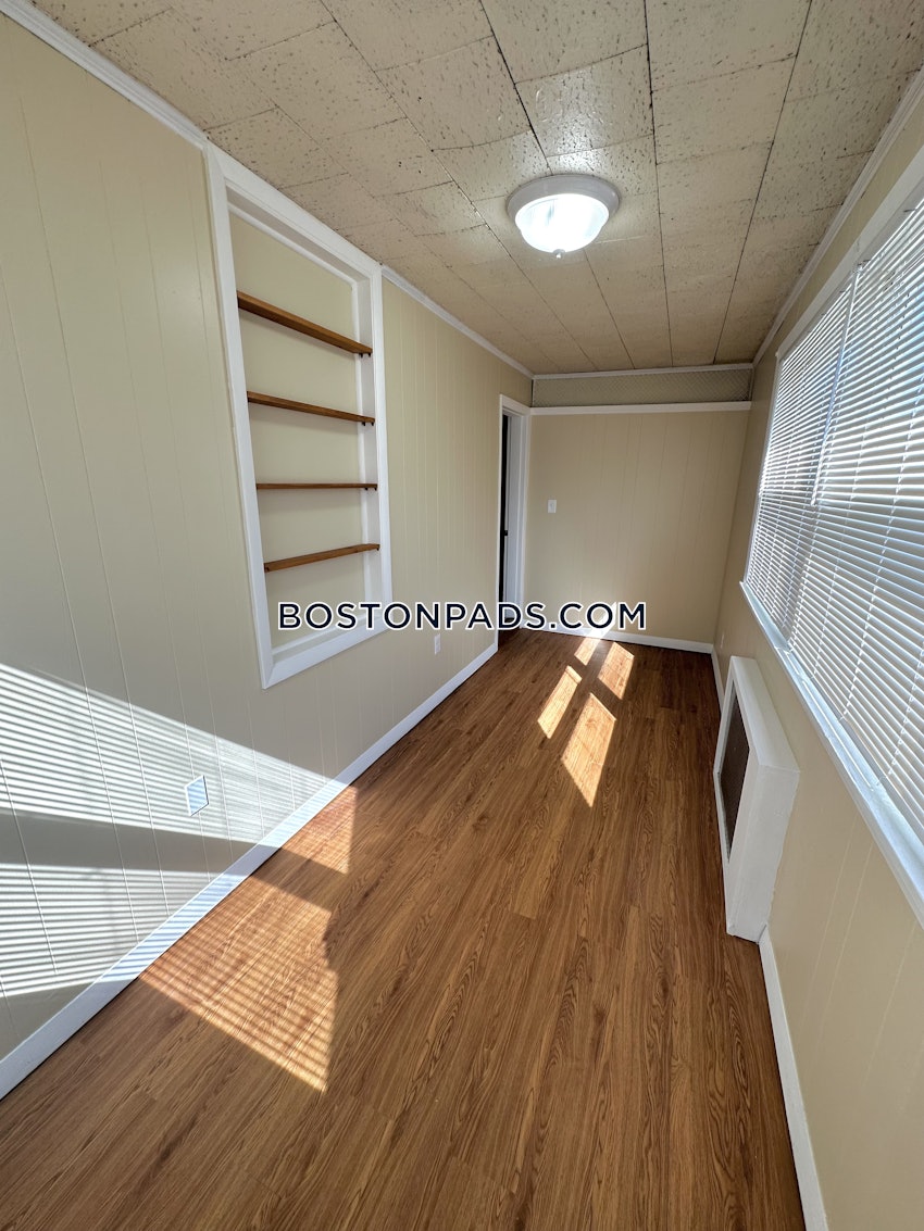 MEDFORD - TUFTS - 3 Beds, 1 Bath - Image 19