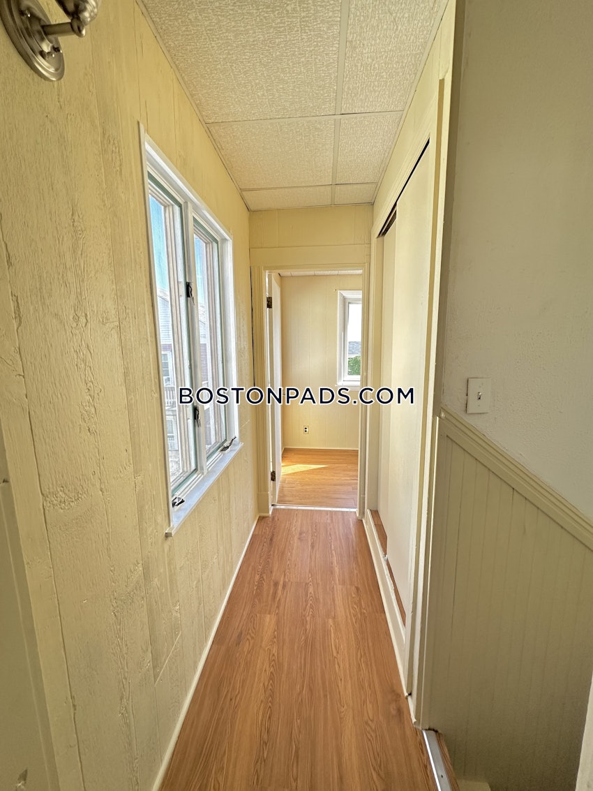 MEDFORD - TUFTS - 3 Beds, 1 Bath - Image 16