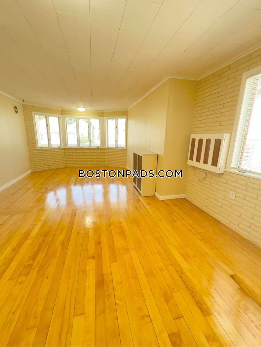 MEDFORD - TUFTS - 3 Beds, 1 Bath - Image 35