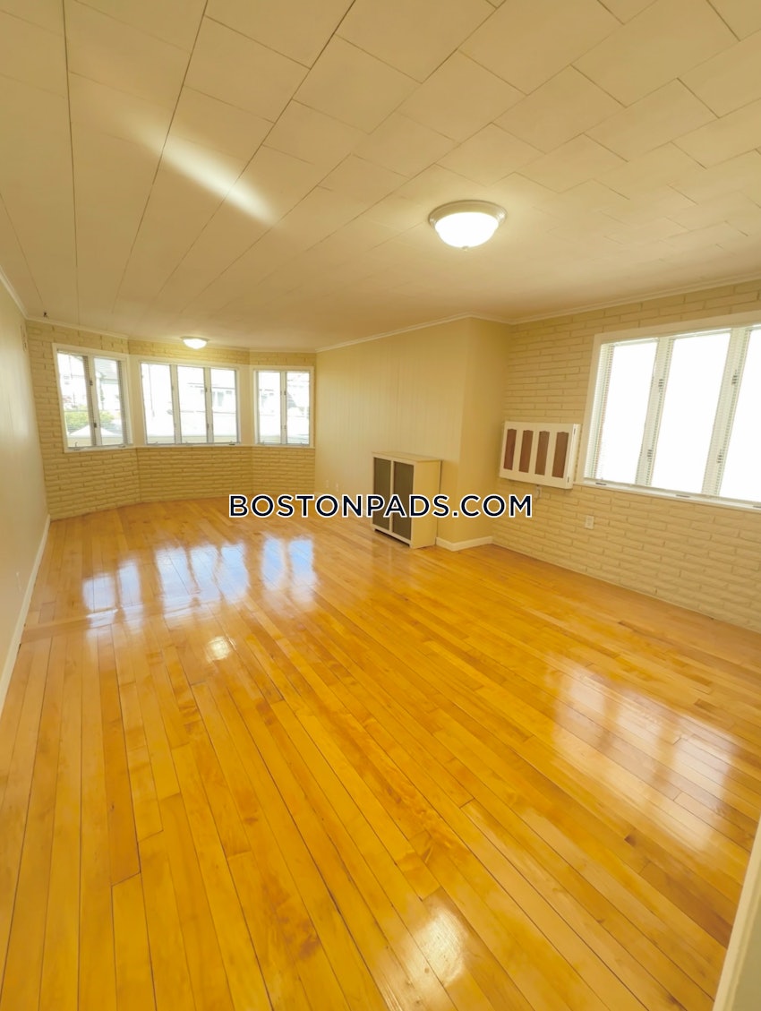 MEDFORD - TUFTS - 3 Beds, 1 Bath - Image 34