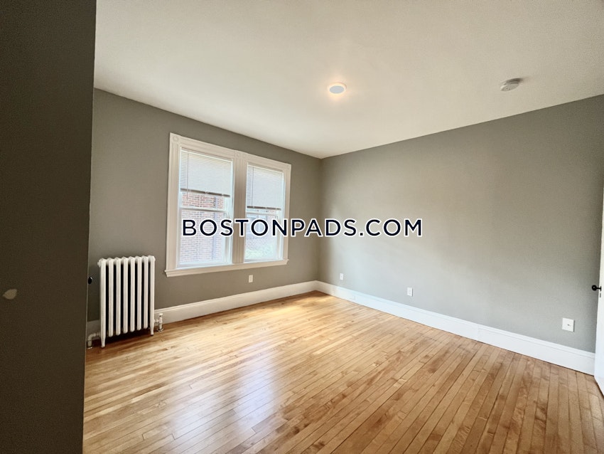 BROOKLINE - BROOKLINE HILLS - 3 Beds, 1 Bath - Image 10