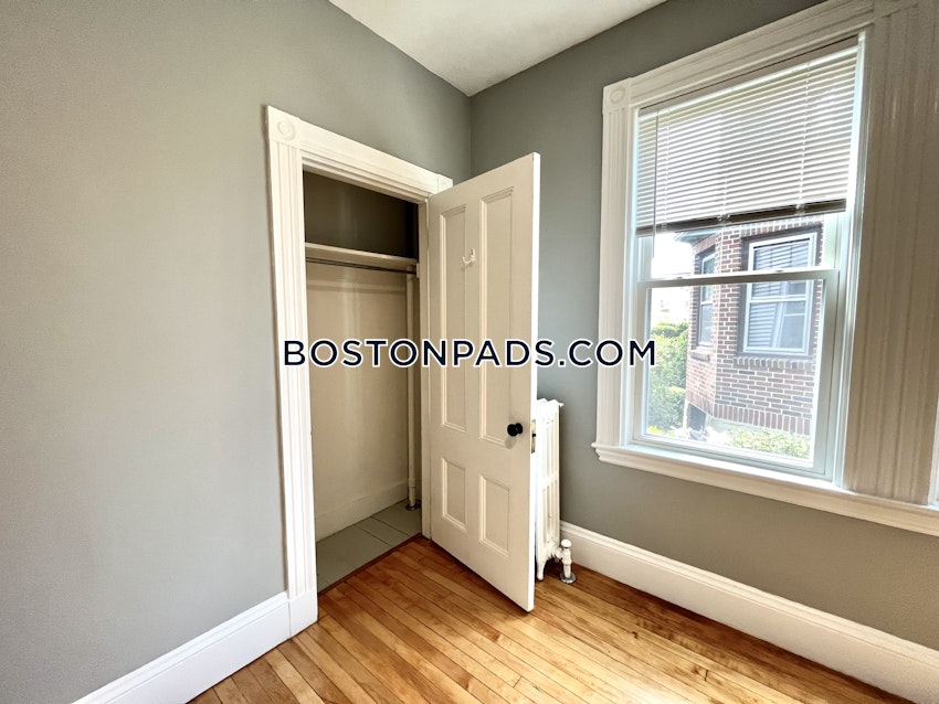 BROOKLINE - BROOKLINE HILLS - 3 Beds, 1 Bath - Image 8