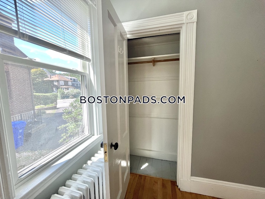 BROOKLINE - BROOKLINE HILLS - 3 Beds, 1 Bath - Image 7