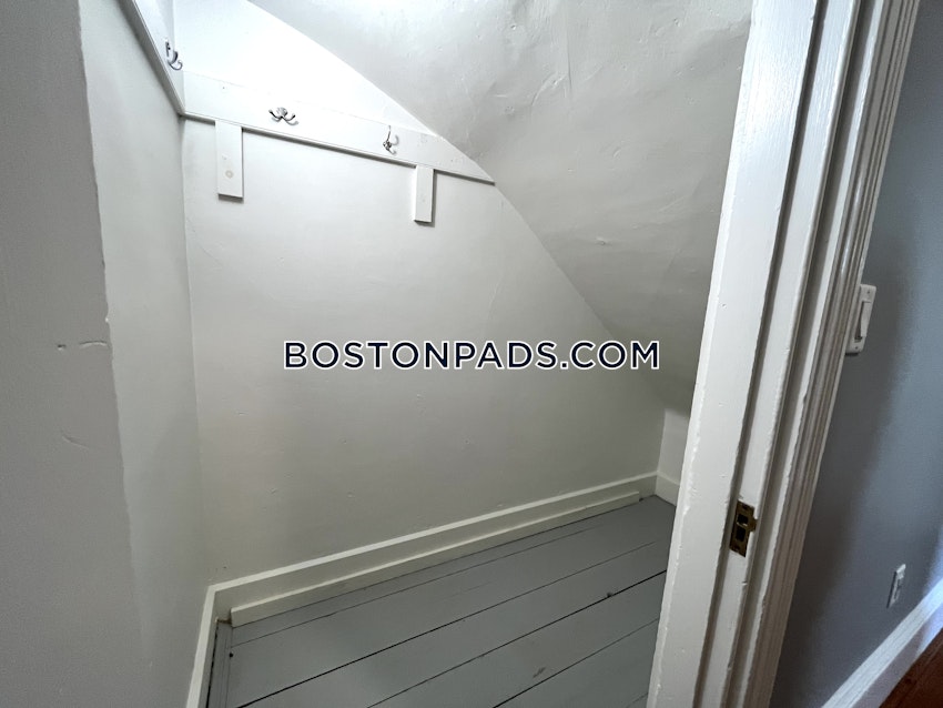 BROOKLINE - BROOKLINE HILLS - 3 Beds, 1 Bath - Image 4