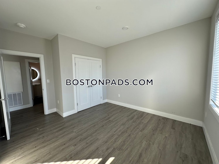 Saratoga St., Boston