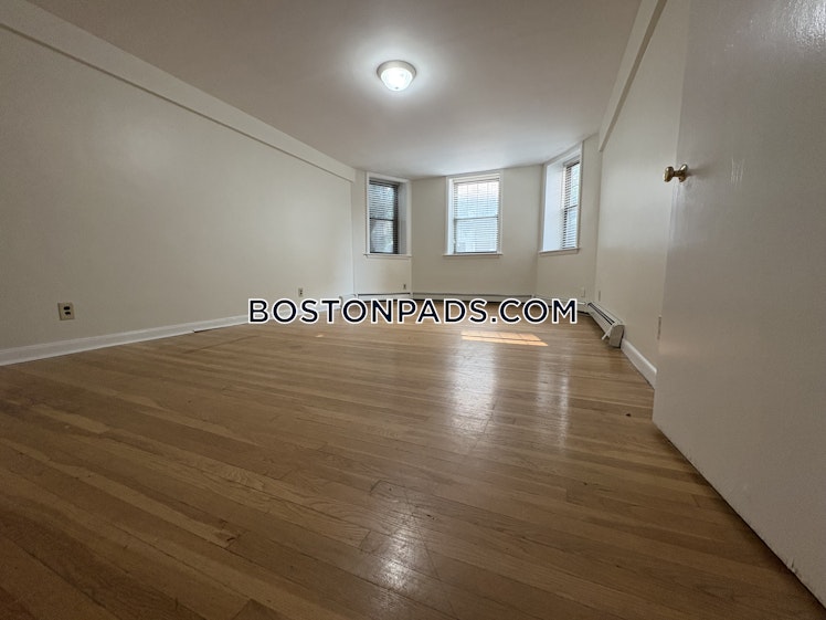 Saint Paul St., Brookline