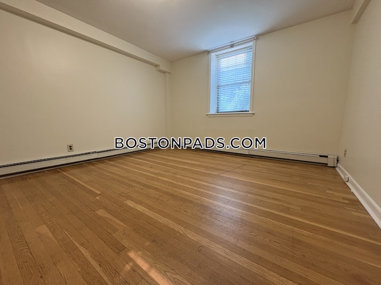 Saint Paul St., Brookline