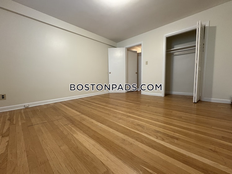 Saint Paul St., Brookline