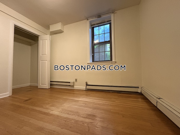 Saint Paul St., Brookline