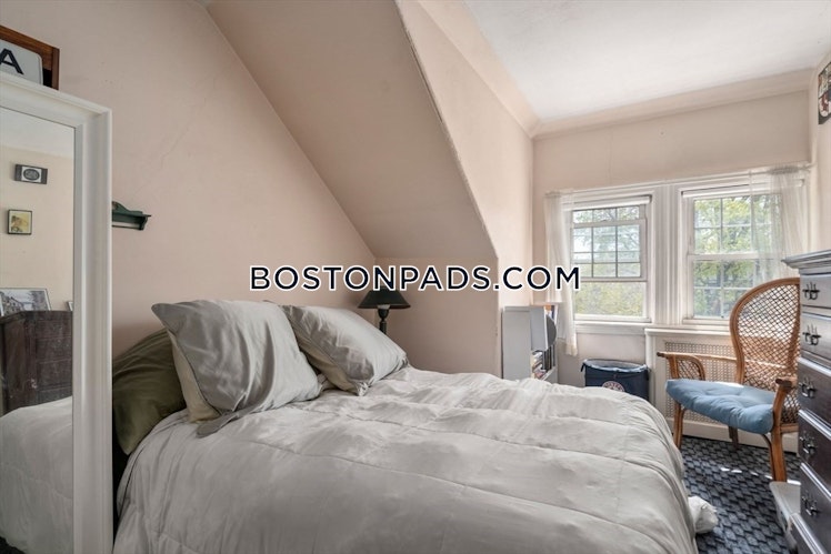 Newcastle Rd., Boston