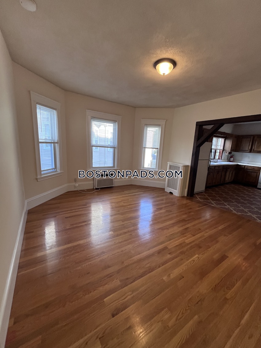 SOMERVILLE - TUFTS - 2 Beds, 2 Baths - Image 17