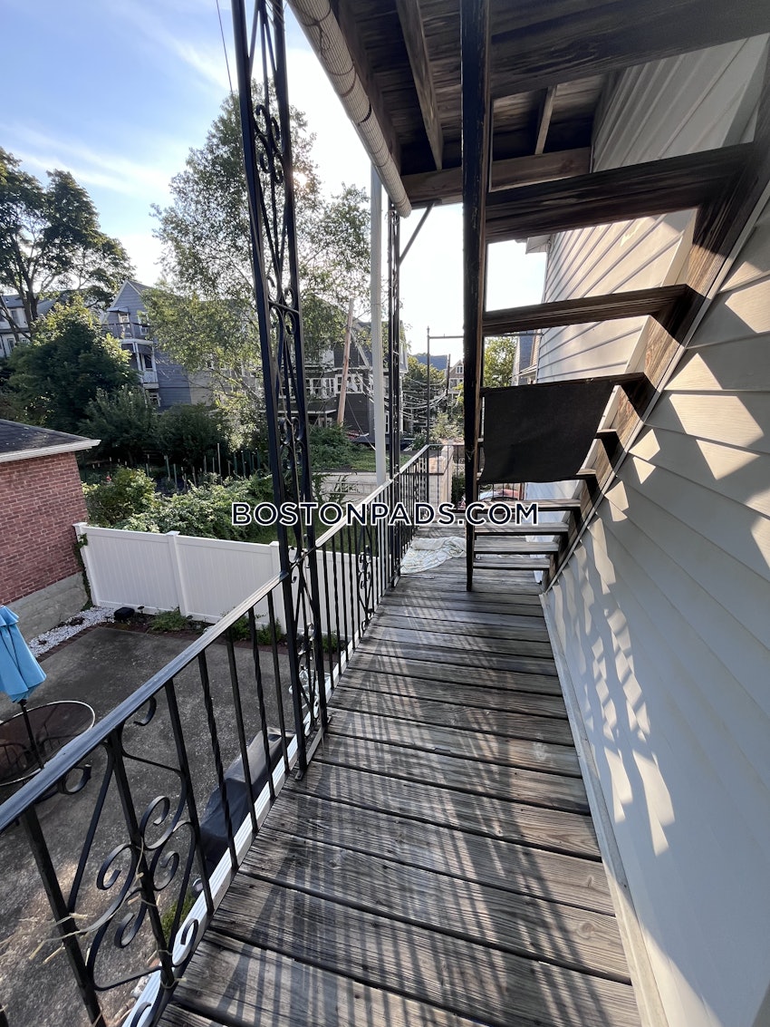 SOMERVILLE - TUFTS - 2 Beds, 2 Baths - Image 6