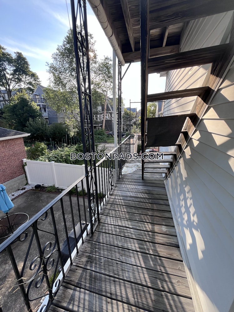 Powder House Boulevard, Somerville