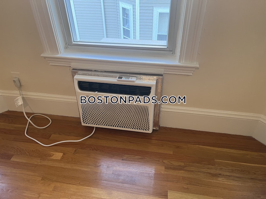 SOMERVILLE - TUFTS - 2 Beds, 2 Baths - Image 14