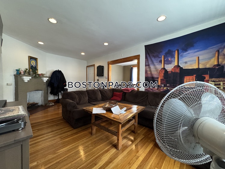 South Crescent Circuit, Boston