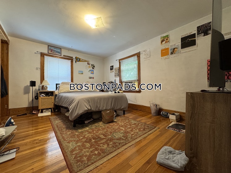 South Crescent Circuit, Boston