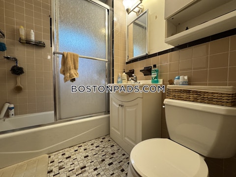 South Crescent Circuit Boston photo 85