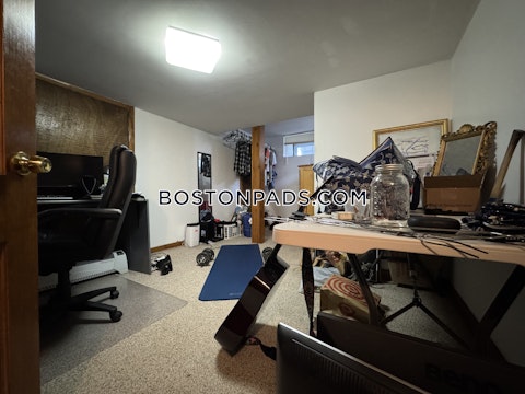 South Crescent Circuit Boston photo 22