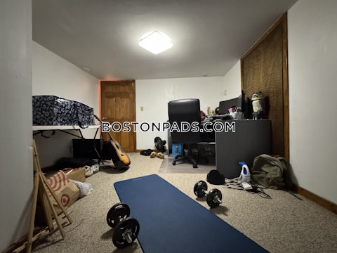 South Crescent Circuit Boston photo 23