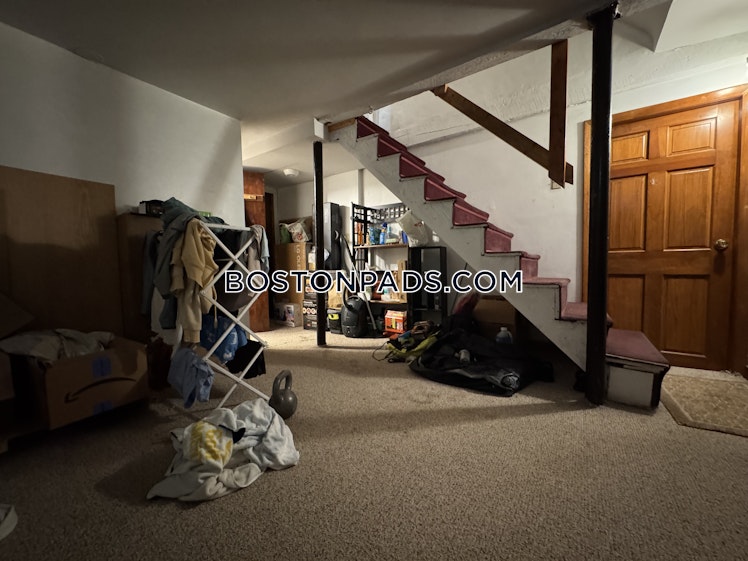 South Crescent Circuit, Boston