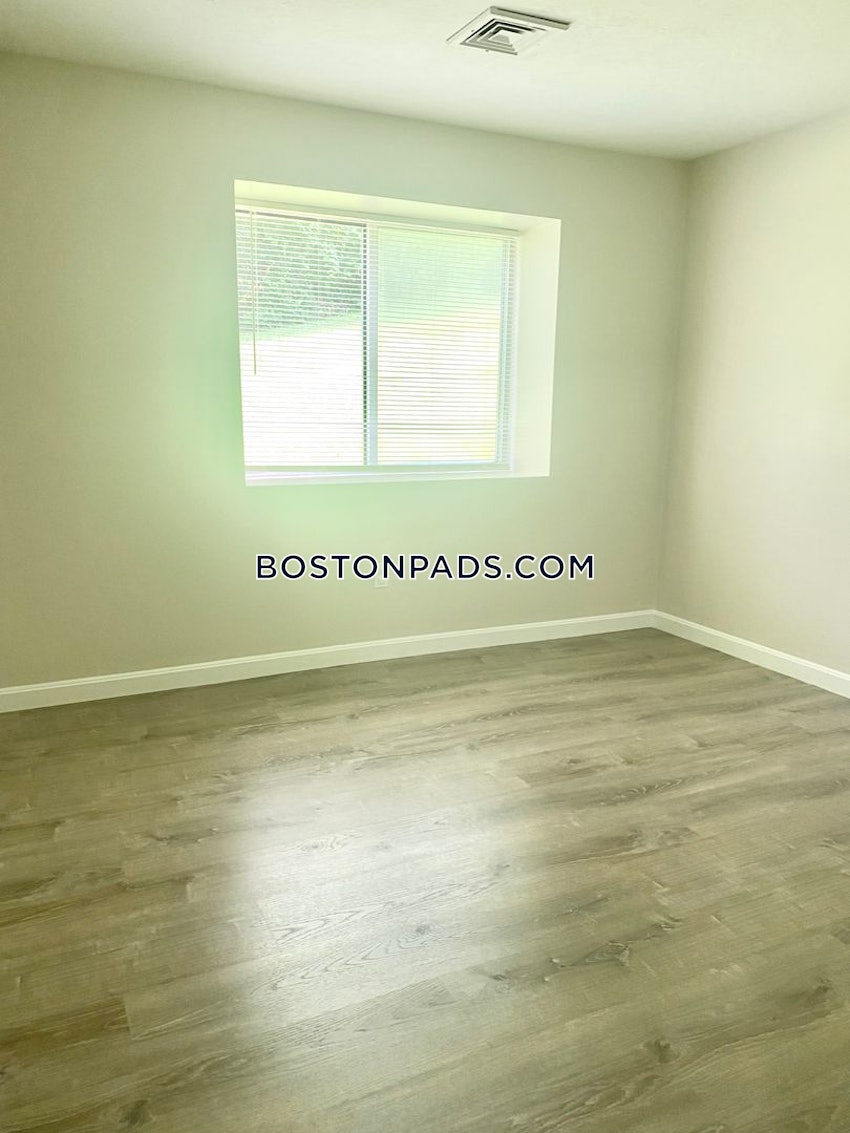 FALL RIVER - 2 Beds, 1 Bath - Image 4