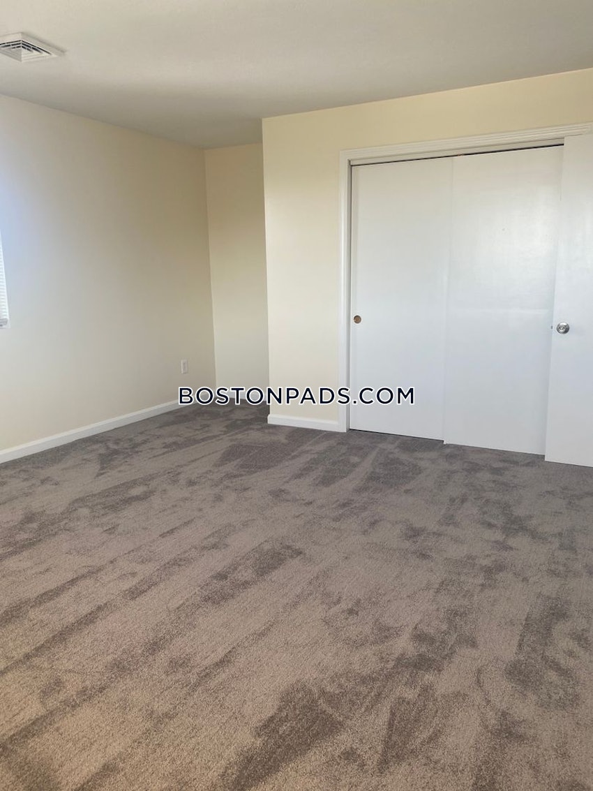 FALL RIVER - 2 Beds, 1 Bath - Image 5