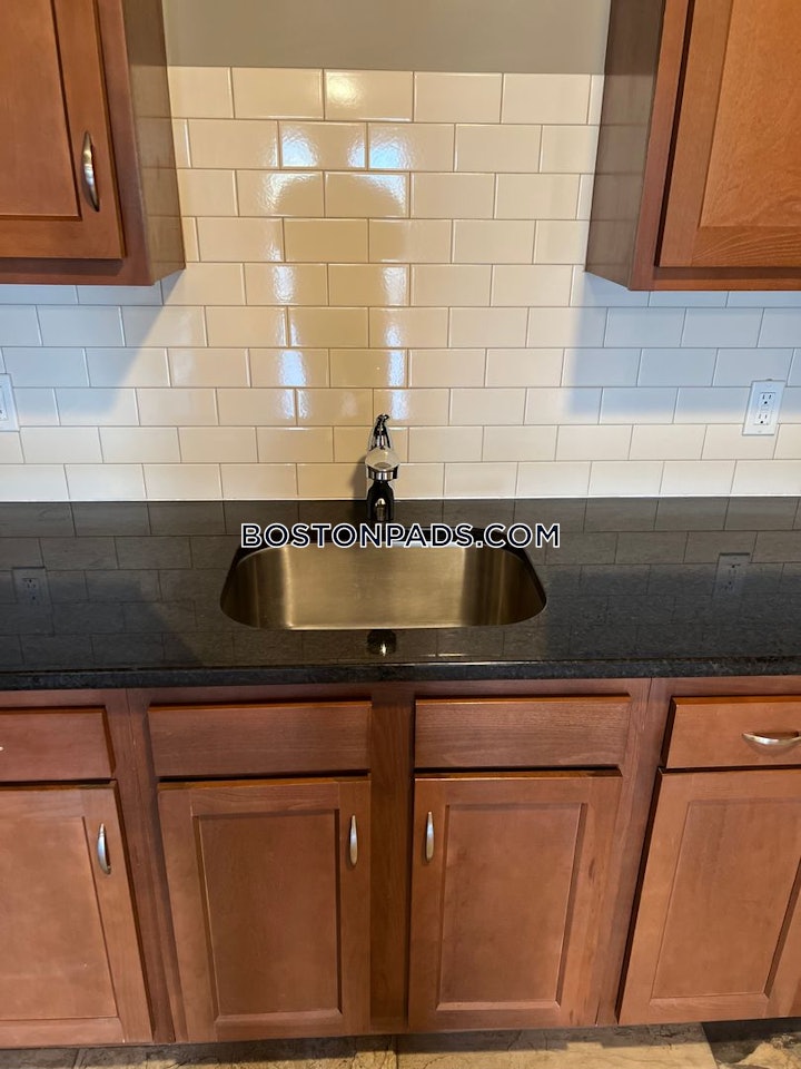 lowell-apartment-for-rent-2-bedrooms-1-bath-2100-6139299 