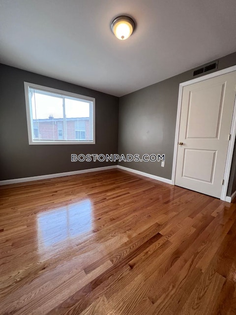 Stevens St. Lowell photo 4