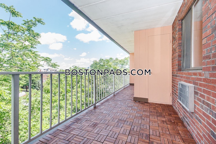 Harris St., Brookline