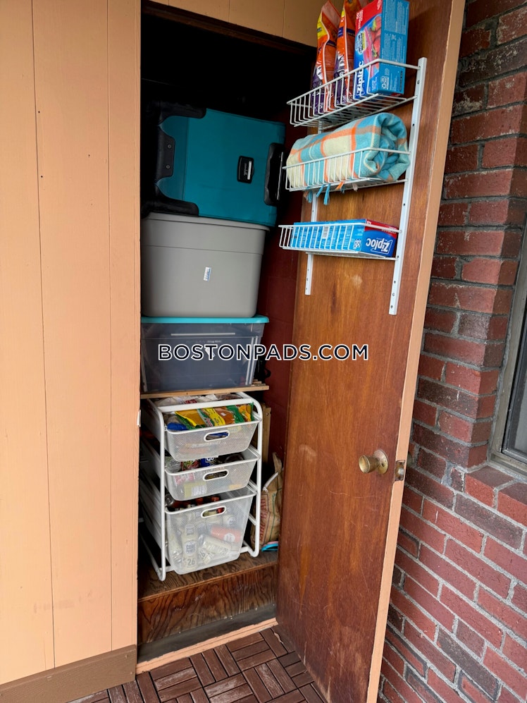 Harris St., Brookline