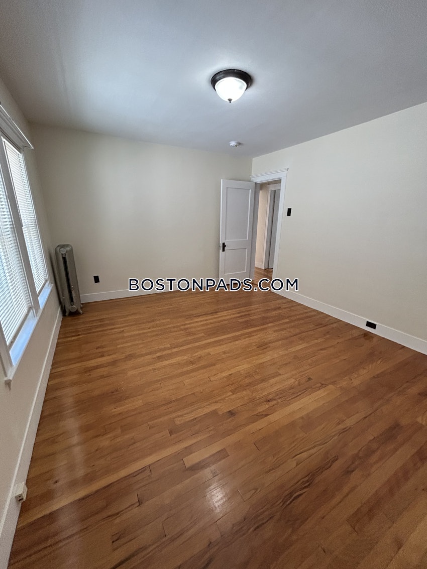 BELMONT - 2 Beds, 1 Bath - Image 16