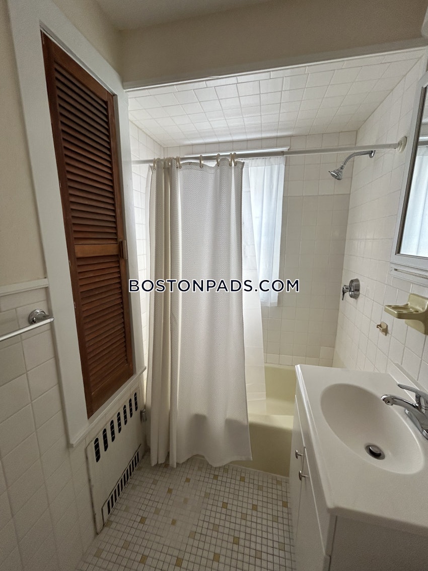 BELMONT - 2 Beds, 1 Bath - Image 32