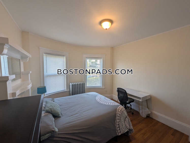 Bourneside St., Boston