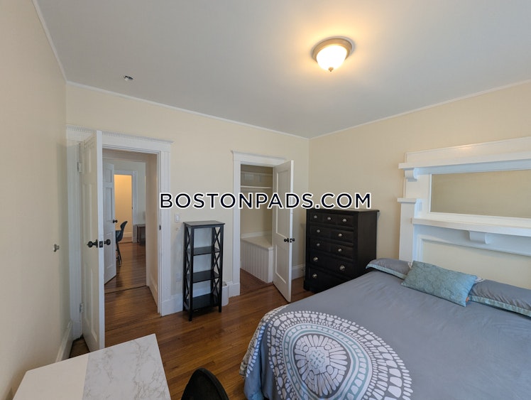 Bourneside St., Boston