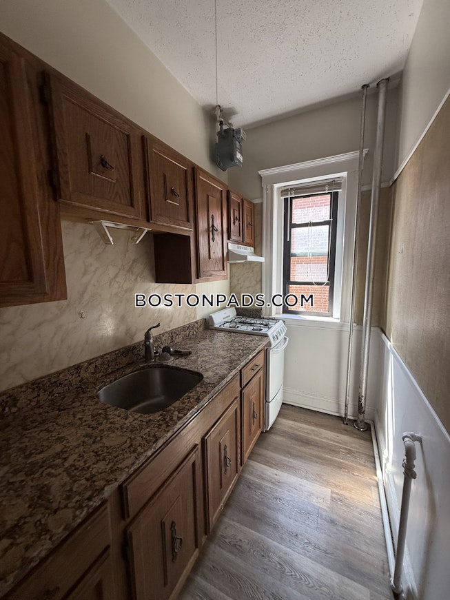 Malden - $1,800+ /mo