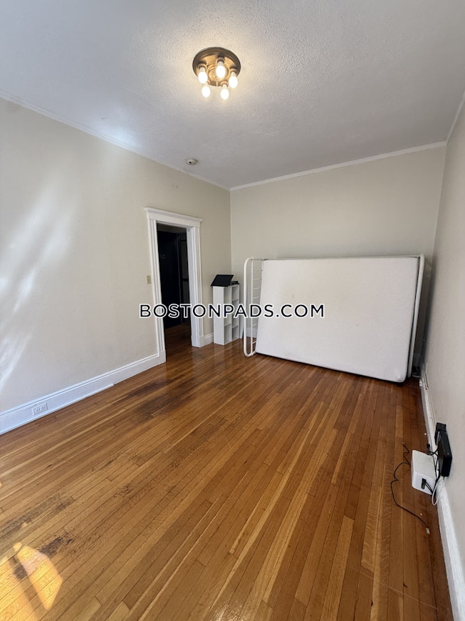 Malden - $1,800+ /mo