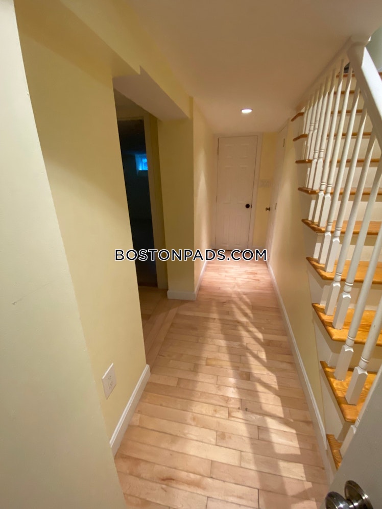 Eastburn St., Boston