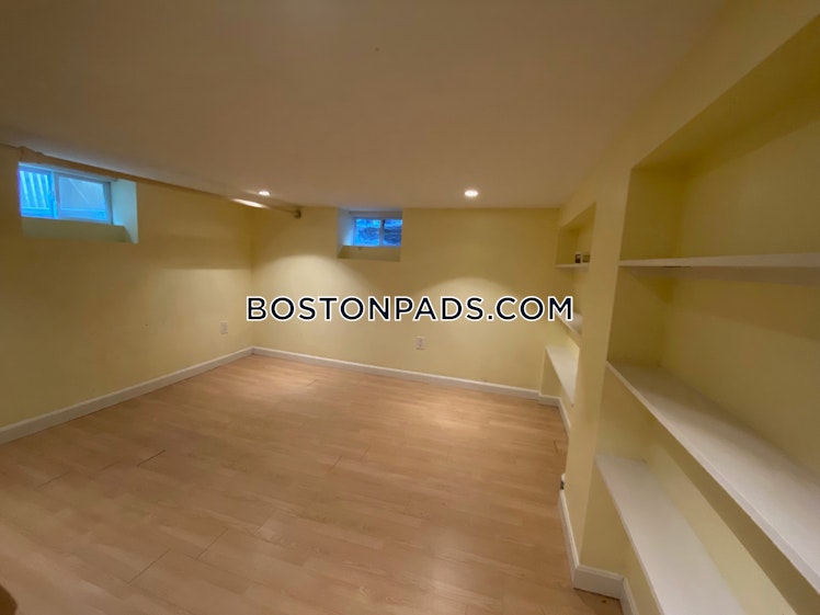 Eastburn St., Boston