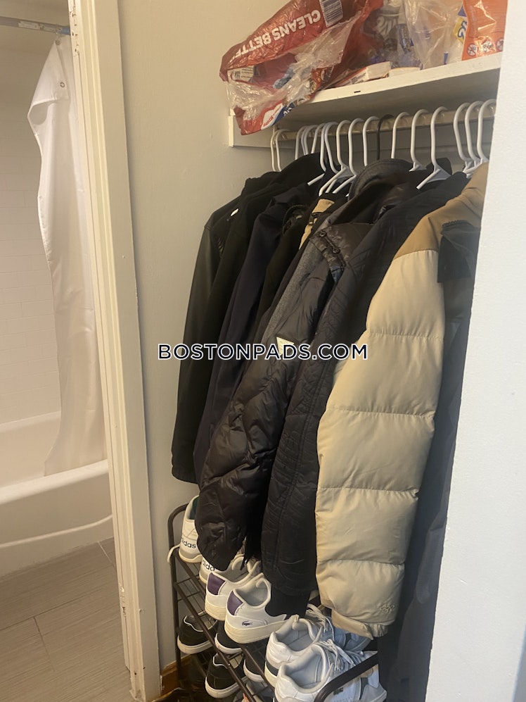 Commonwealth Ave., Boston