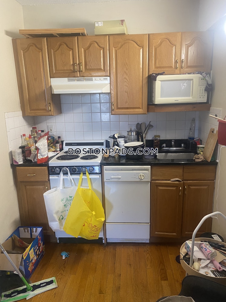 Commonwealth Ave., Boston