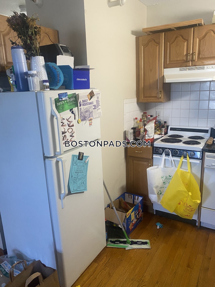 Commonwealth Ave., Boston