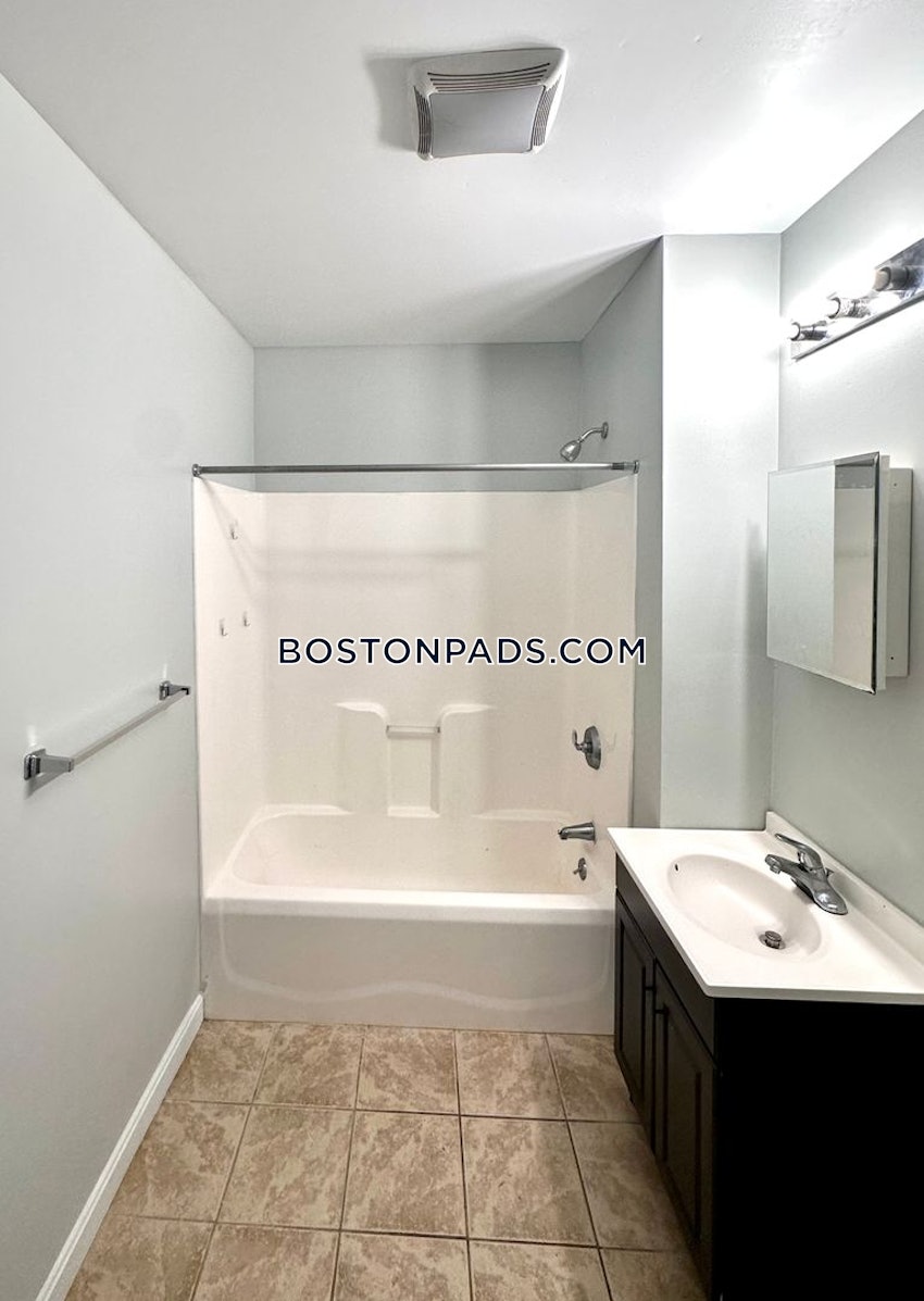 Worcester - Studio , 1 Bath - Image 5