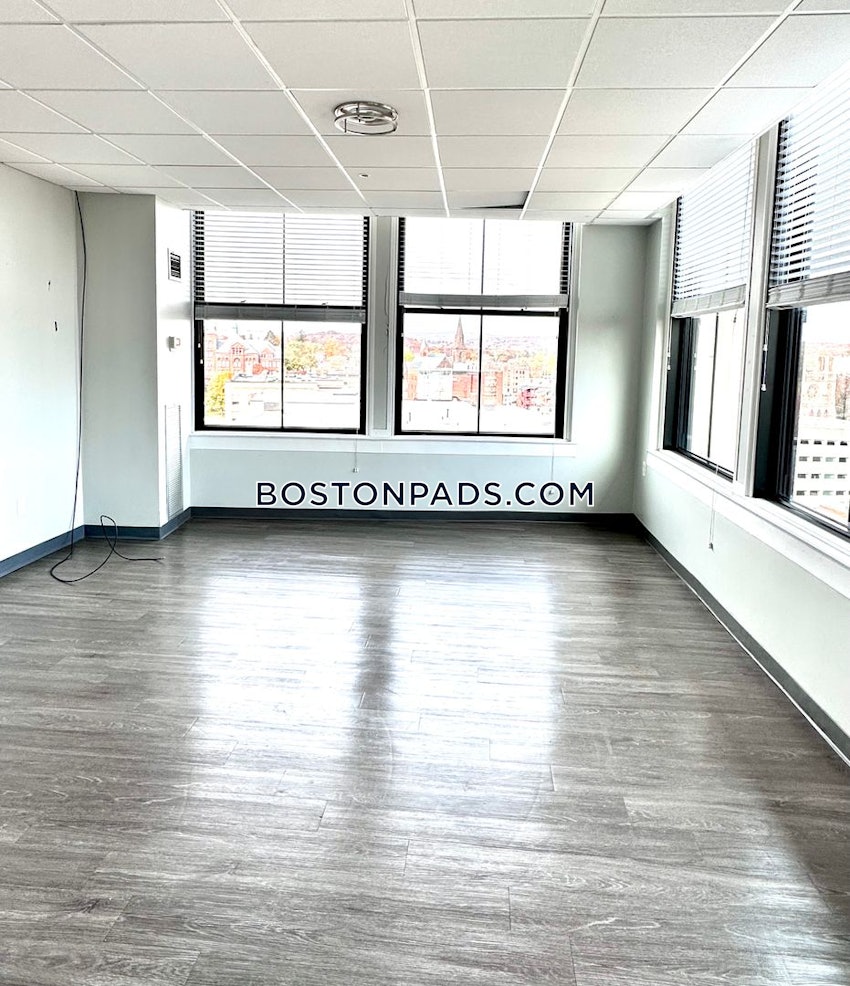 Worcester - 1 Bed, 1 Bath - Image 4