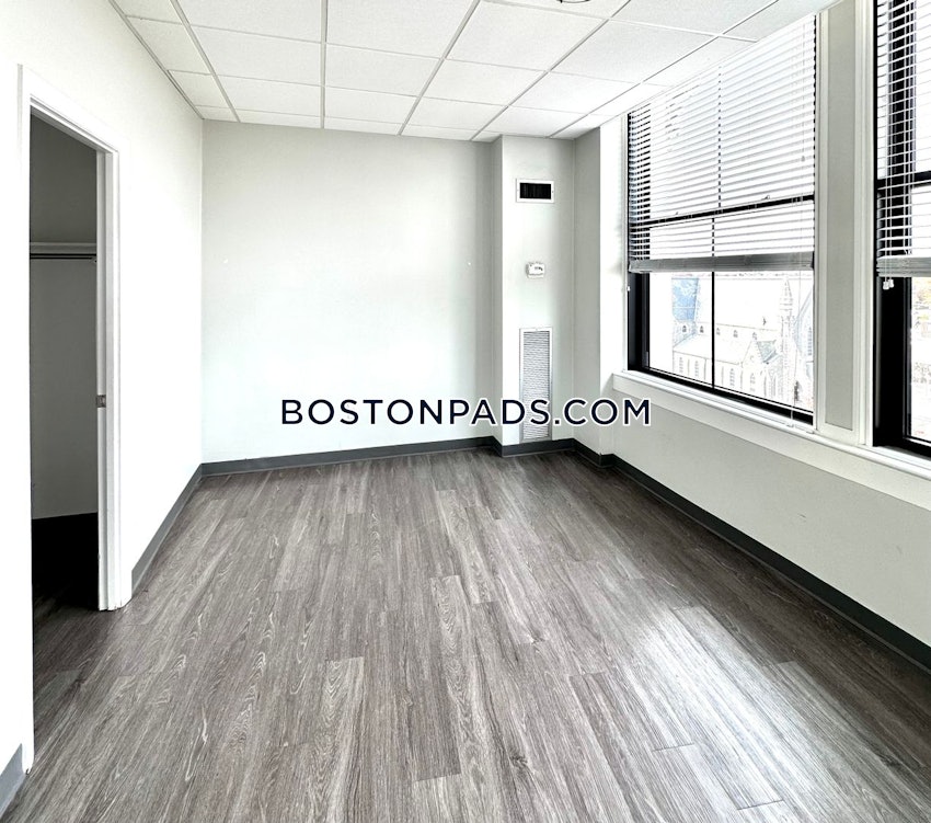 Worcester - 1 Bed, 1 Bath - Image 2