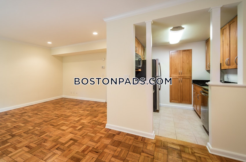 BROOKLINE - CHESTNUT HILL - 1 Bed, 1.5 Baths - Image 1