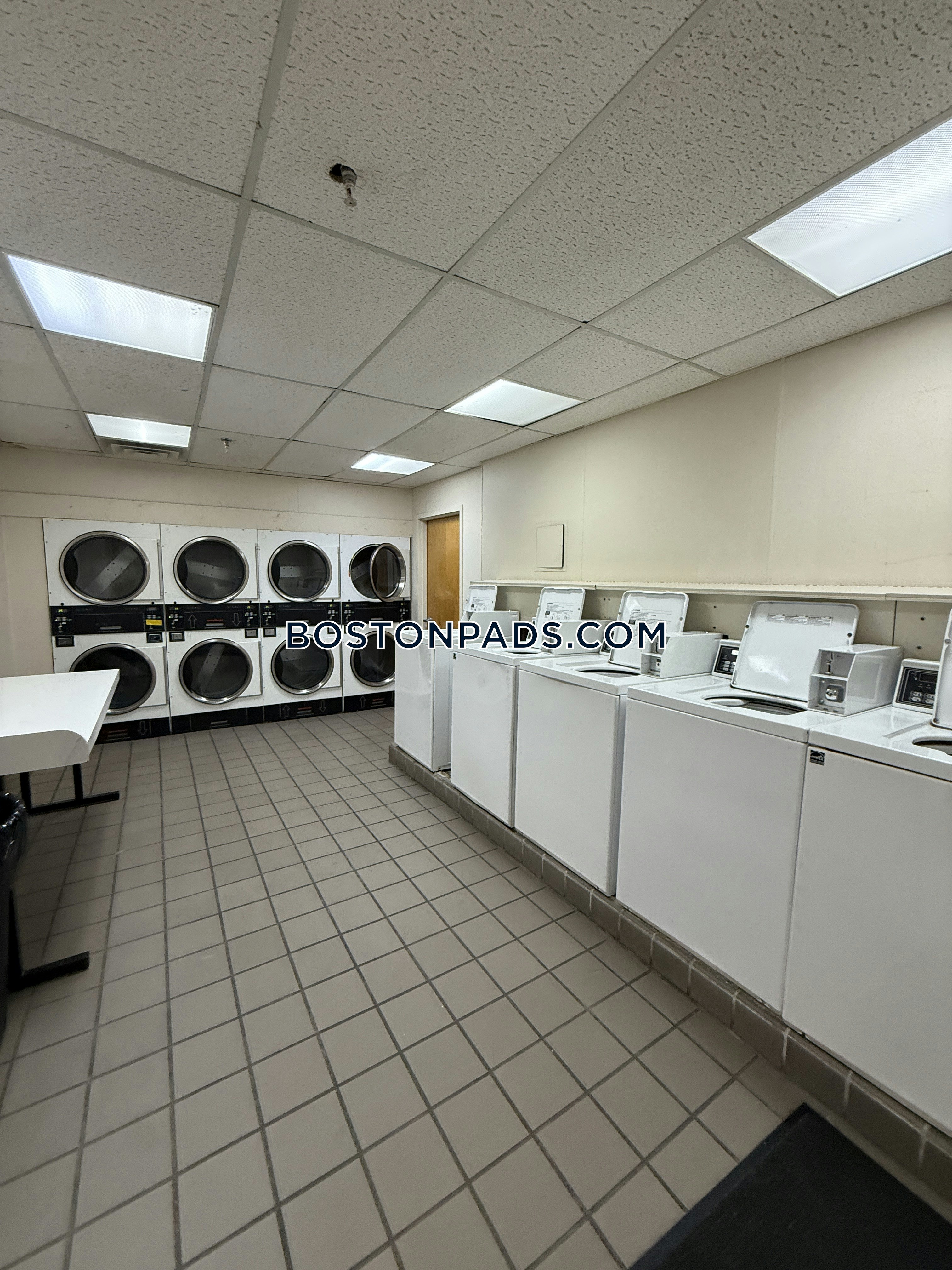 Boston - 0 Beds, 1 Baths