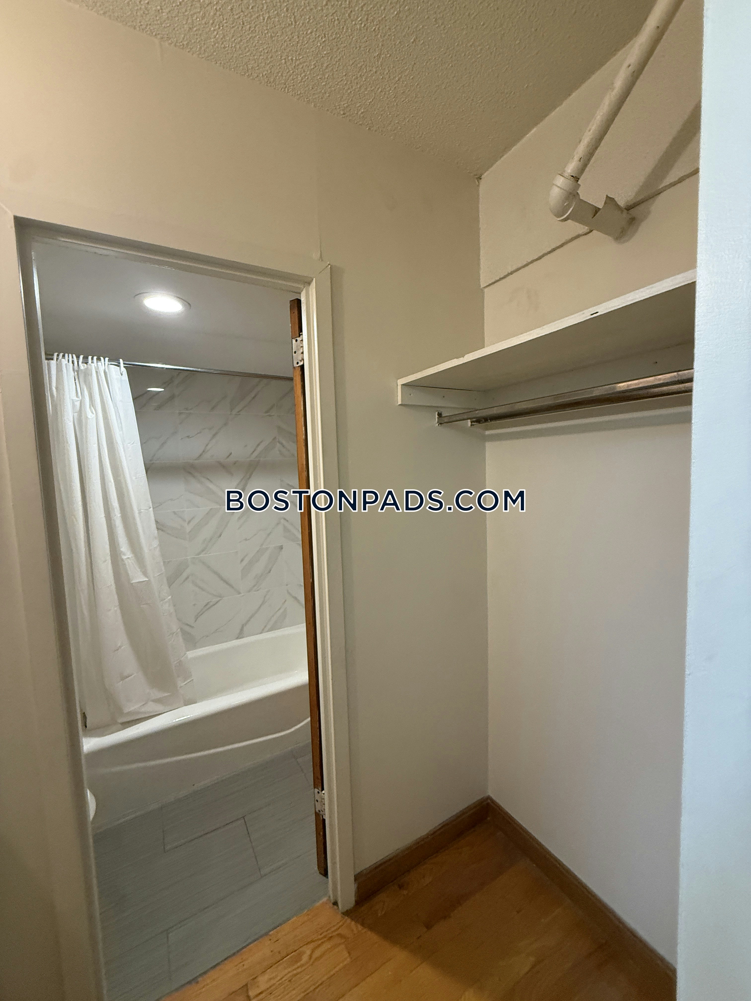 Boston - 0 Beds, 1 Baths