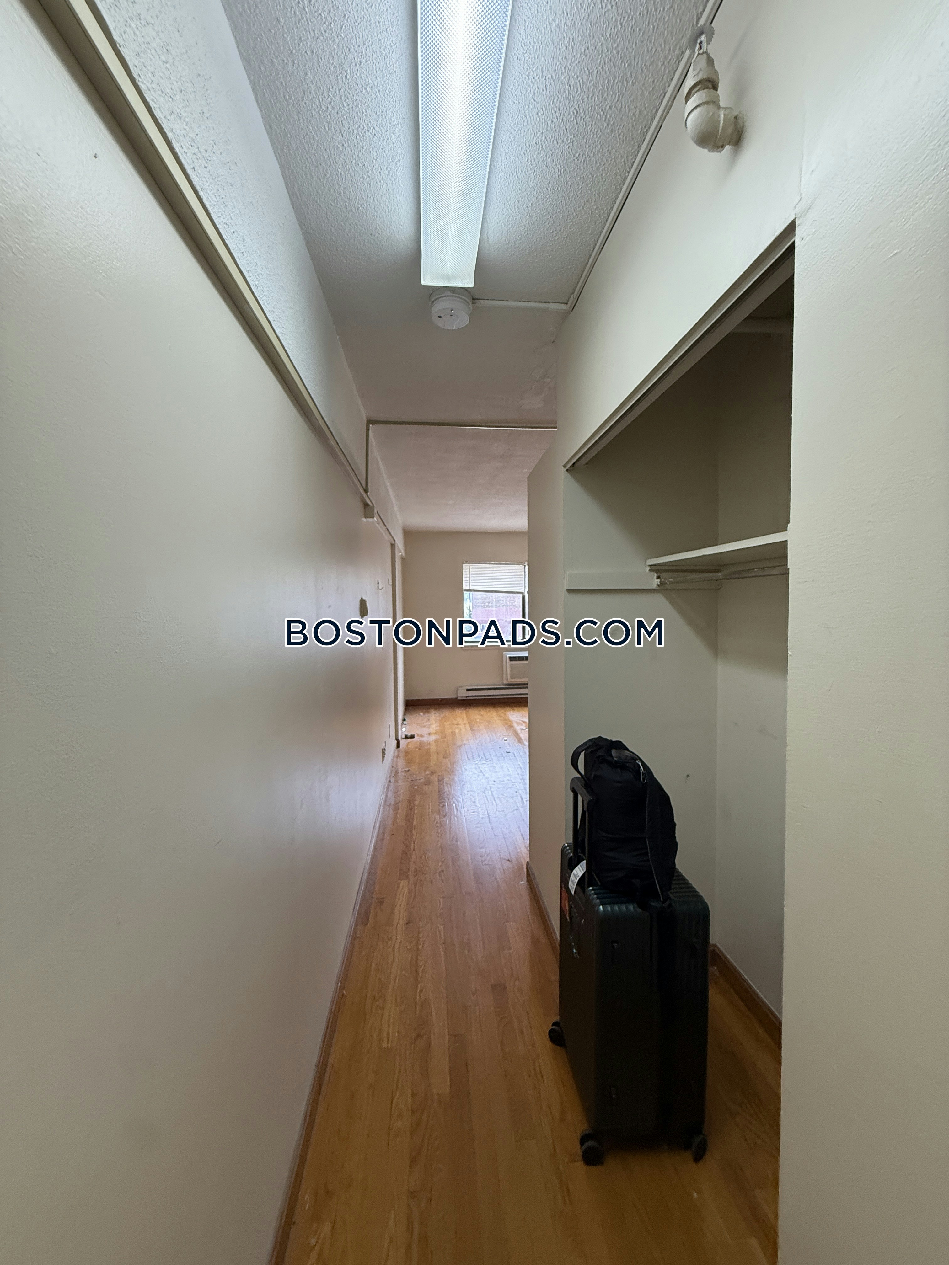 Boston - 0 Beds, 1 Baths
