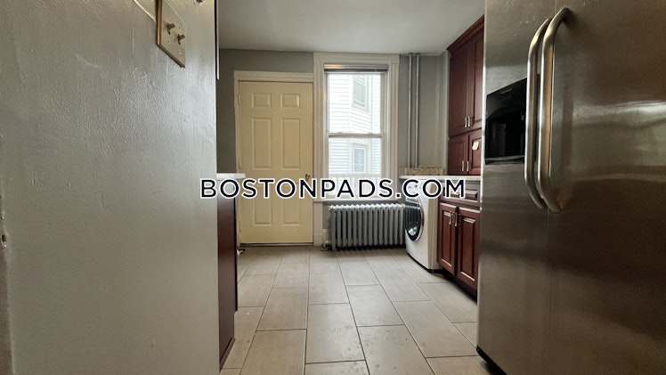 University Rd., Brookline