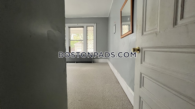 University Rd., Brookline